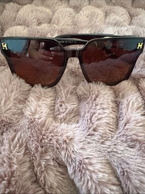 Women’s Black Frame Brown Lens Sunglasses